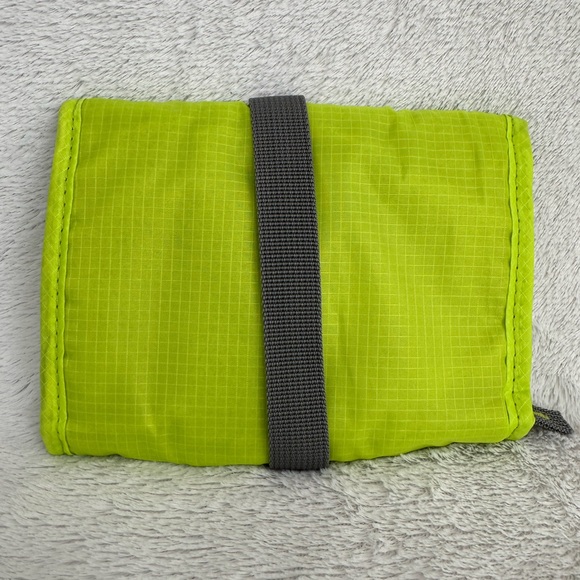 Travelon Tech Accessory Organizer - Picture 2 of 10